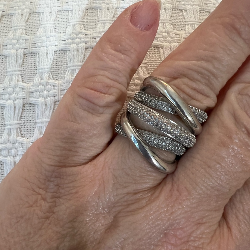 Elegant metal Ring with Crystal Accents vintage Anthropologie size 9